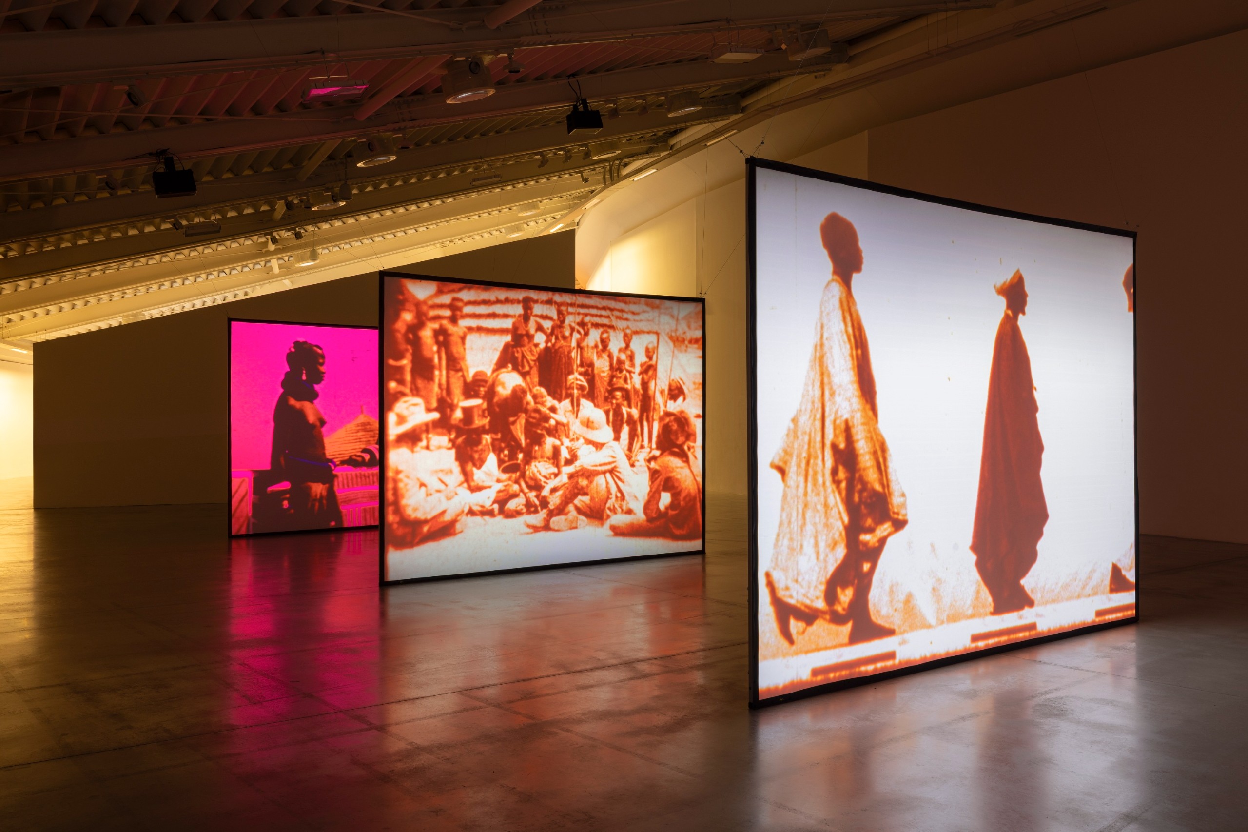 La marcia dell'uomo, Gianikian Ricci Lucchi, Centro Pecci. Ph. Andrea Rossetti