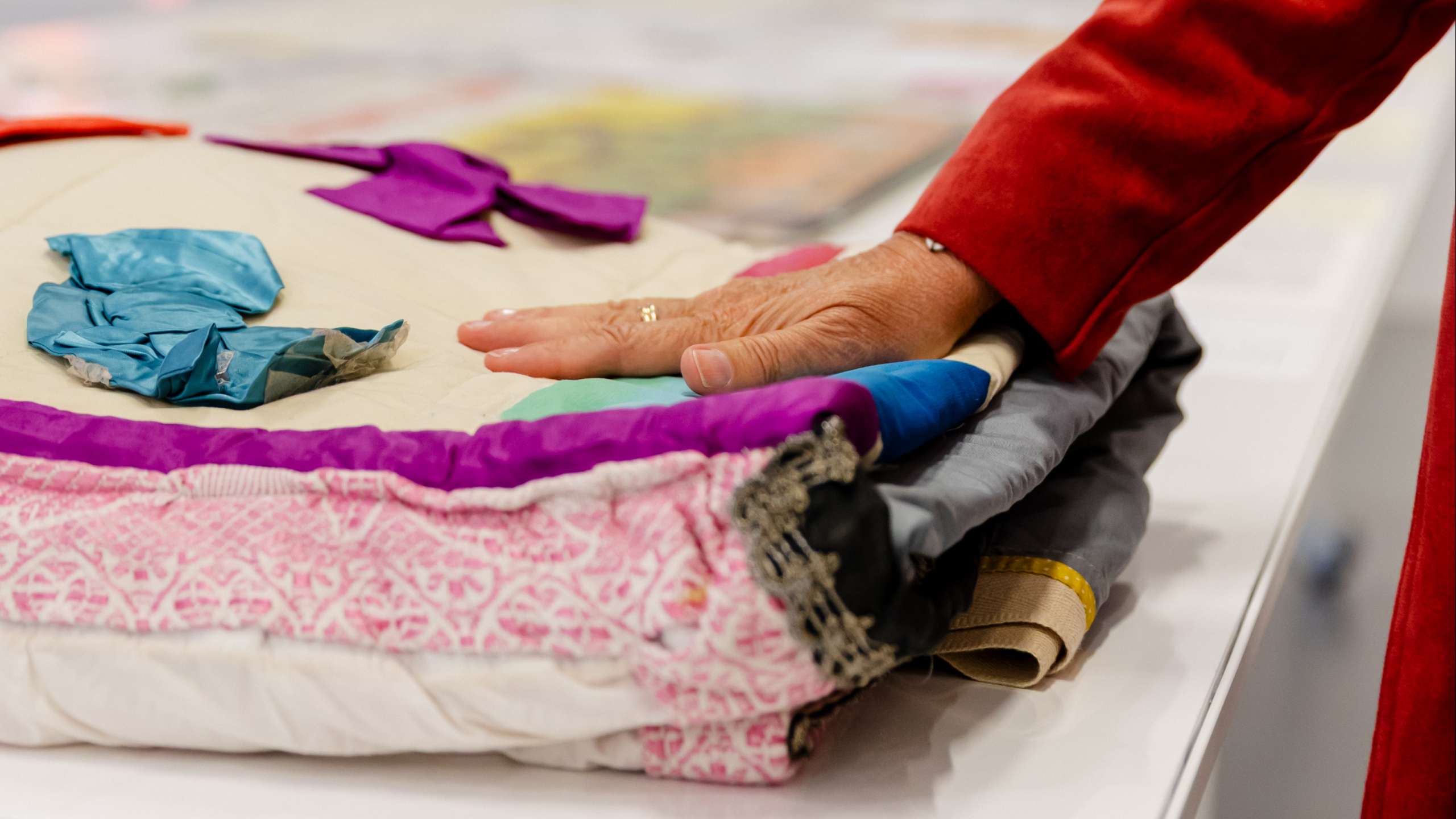 AIDS Memorial Quilts will be unfurled in the square in front of Centro Pecci. Started in San Francisco in 1987 and brought to Italy thanks to ASA Milano, the Quilts are a collective and deeply personal monument created to remember those who died from AIDS-related complications