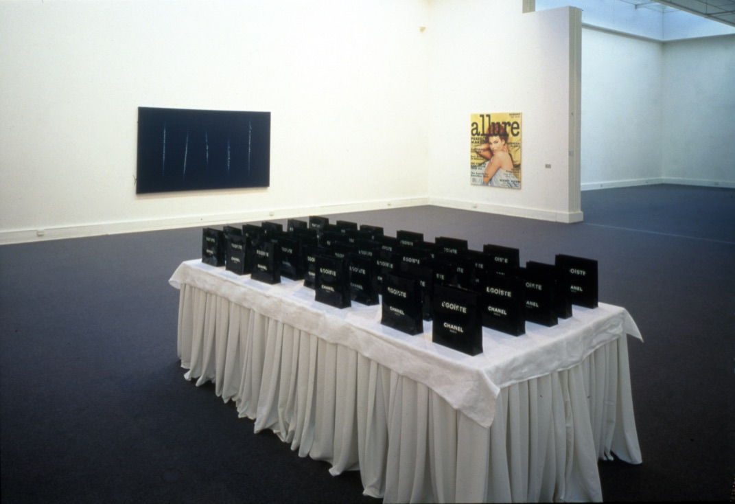 Fotografie di allestimento Small Medium Large. Lifesize 3