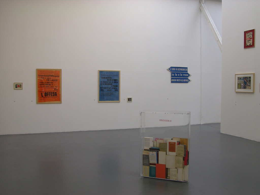 Primo Piano. Parole, azioni, suoni, immagini da una collezione d'arte, fotografie di allestimento, 2006