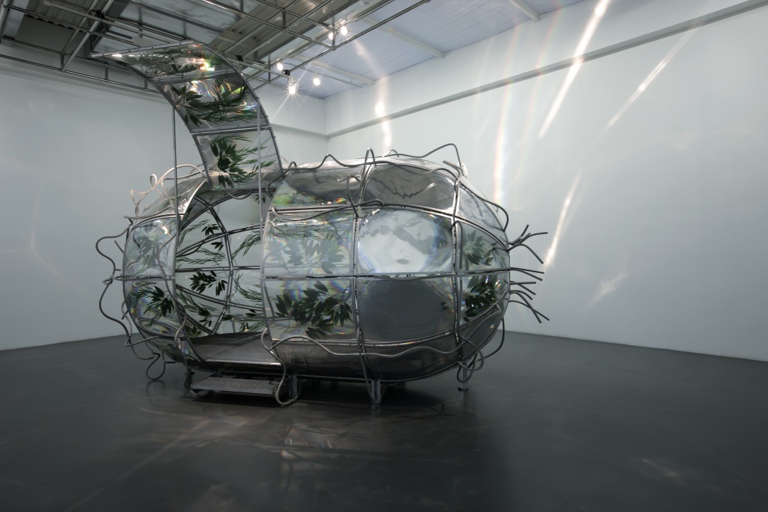 Loris Cecchini. Dotsandloops, fotografie di allestimento, 2009