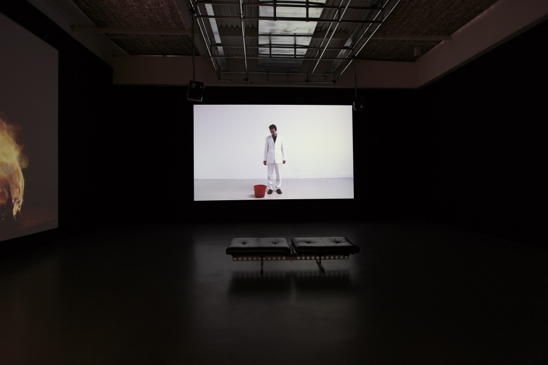 Paolo Canevari. Nobody Knows, fotografie di allestimento, 2010