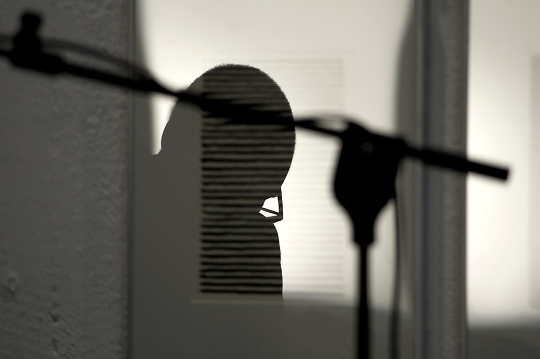 Marco Neri. Omissis, fotografia dell'allestimento e della performance della compagnia Motus, 2006