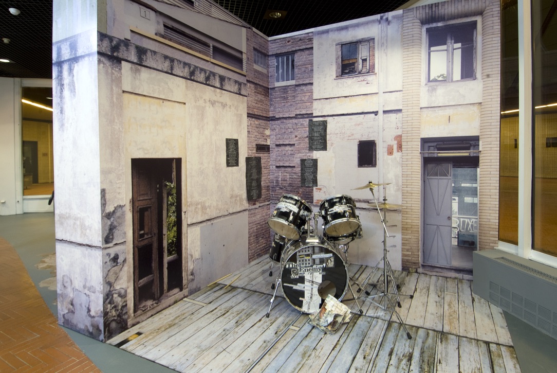 Botto&Bruno. Kids' Riot (In the House of the Lost Sound), fotografia di allestimento, 2007