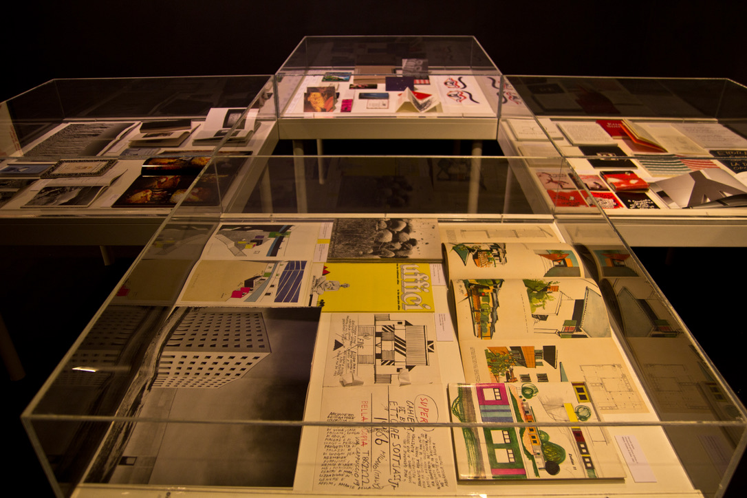 I libri di Ettore Sottsass, fotografia di allestimento, 2013