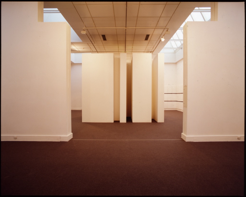 Marco Bagnoli, fotografia di allestimento, 1995