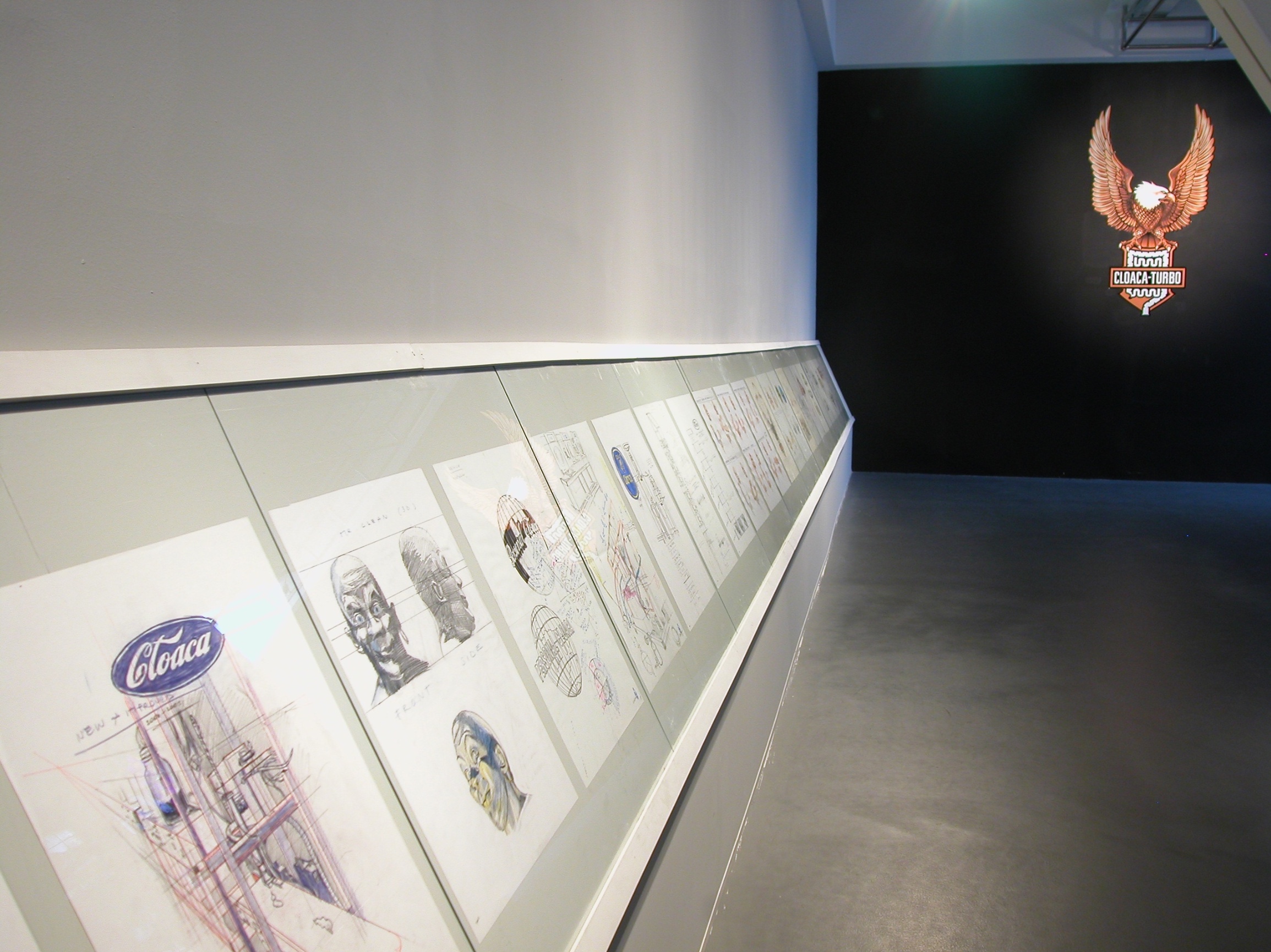 Fotografia allestimento Wim Delvoye. Fabrica 5